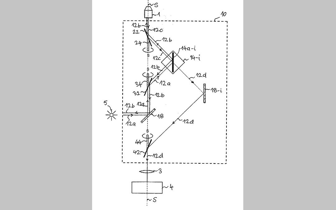 Assembly for switching optical path and optical microscope including the assembly